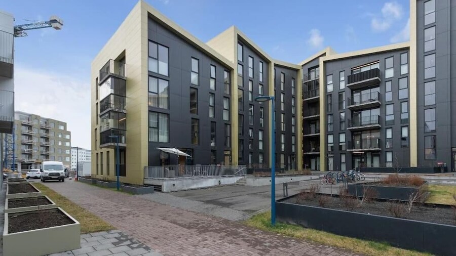 Premium Downtown Queen Apartment