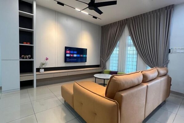 Living area - 5 min to AeonBig , Old Street, BP Mall & D Garden (Simpang Kanan)