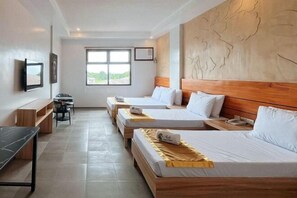 Room - RedDoorz Plus @ Nick Hotel Guimba (Guimba)