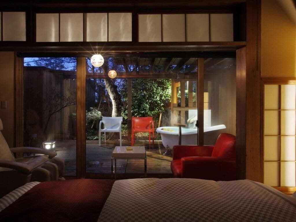 Twin Room | In-room safe, free WiFi