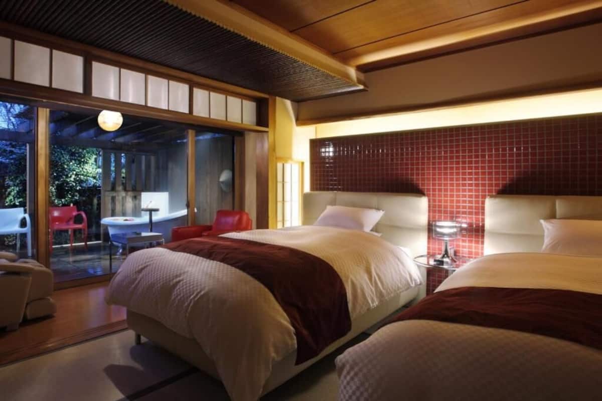 In-room safe, free WiFi