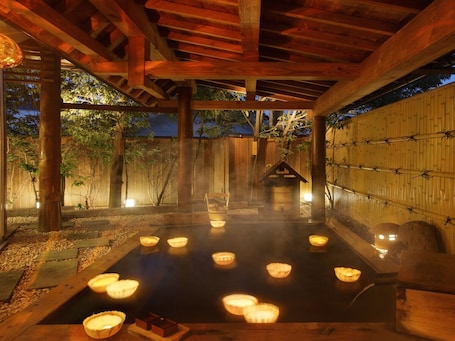 Public bath. Hanaakarinoyado Tsukinoike