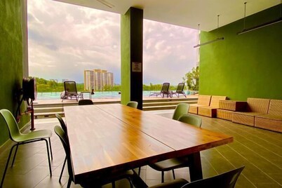 FZ Homestay @ Putrajaya P5 : Luxury & scenic stay