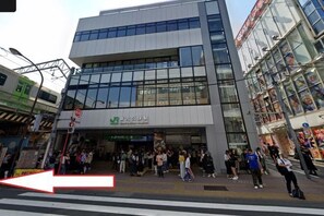 الإطلالة من المنشأة