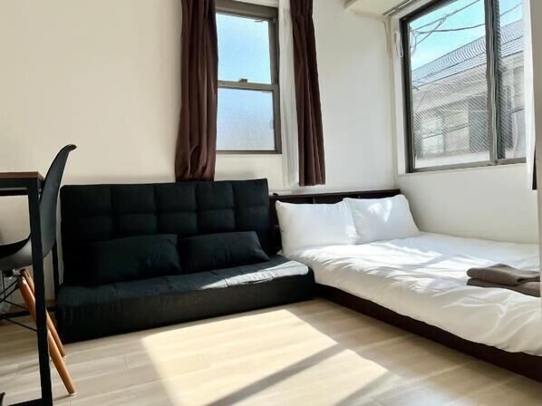 Room - Higashi Shinjuku Station is a 3-minute walk, Shin-Okubo Station is a 7-minute walk,Shinjuku Station (Tokyo)