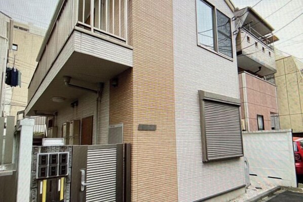 Exterior - Higashi Shinjuku Station is a 3-minute walk, Shin-Okubo Station is a 7-minute walk,Shinjuku Station (Tokyo)