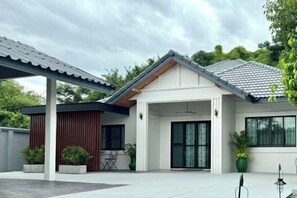 Exterior - SwanPP (Hang Dong)