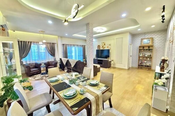 Dining - SwanPP (Hang Dong)