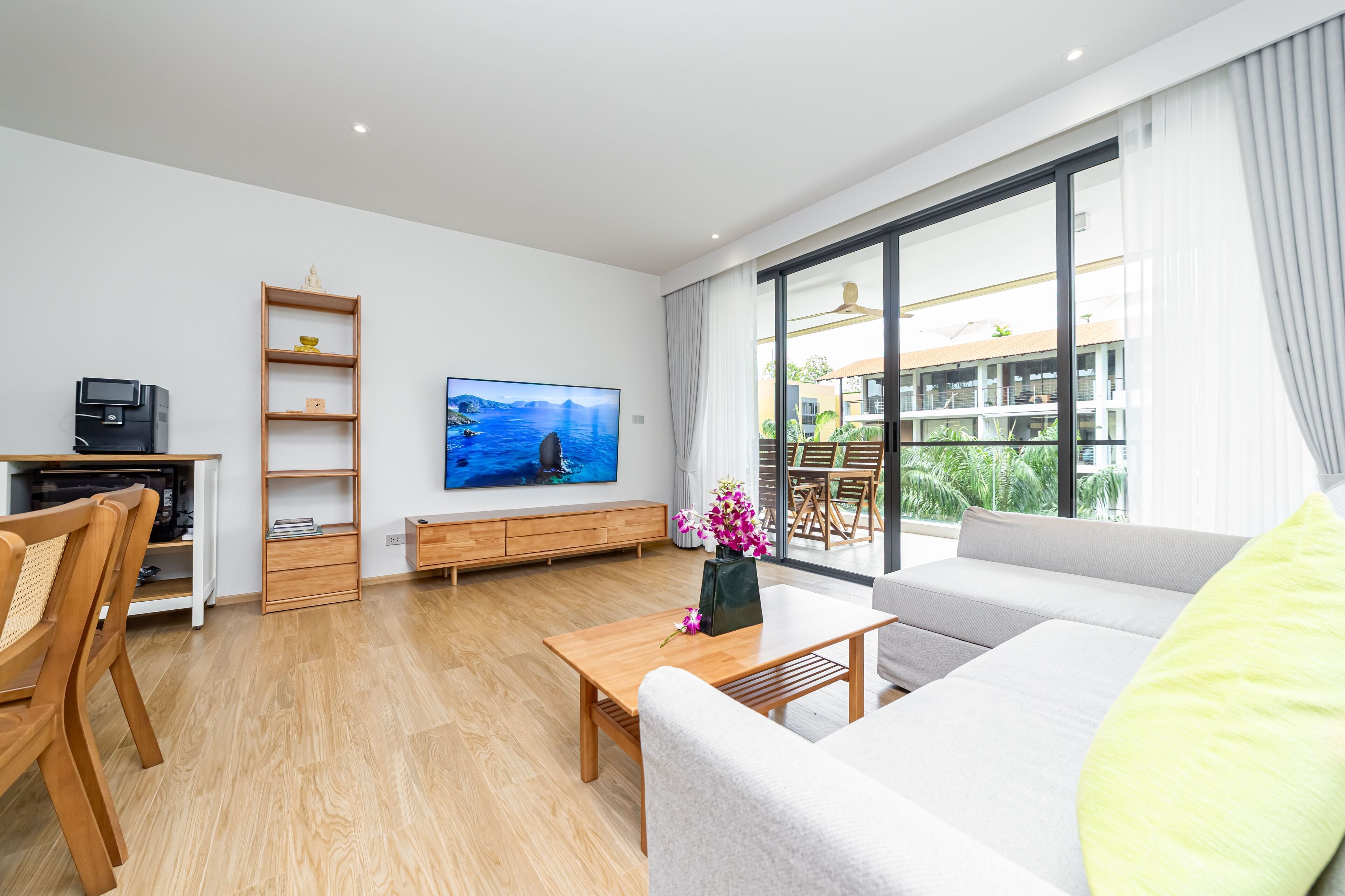 Apartment, 2 Bedrooms, Balcony | Living area