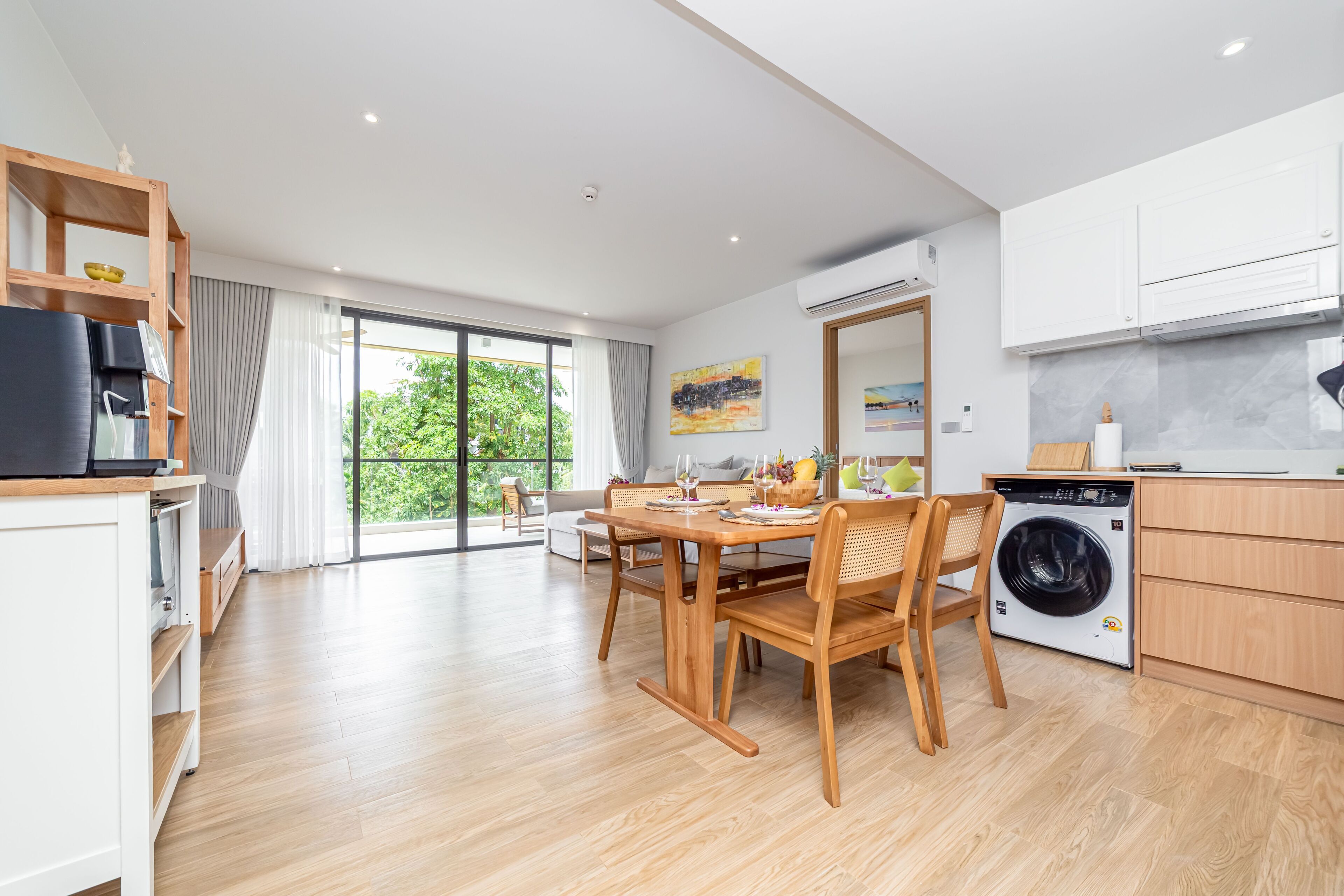 Appartement, 2 slaapkamers, balkon | Privékeuken | Een koelkast, een magnetron, een waterkoker