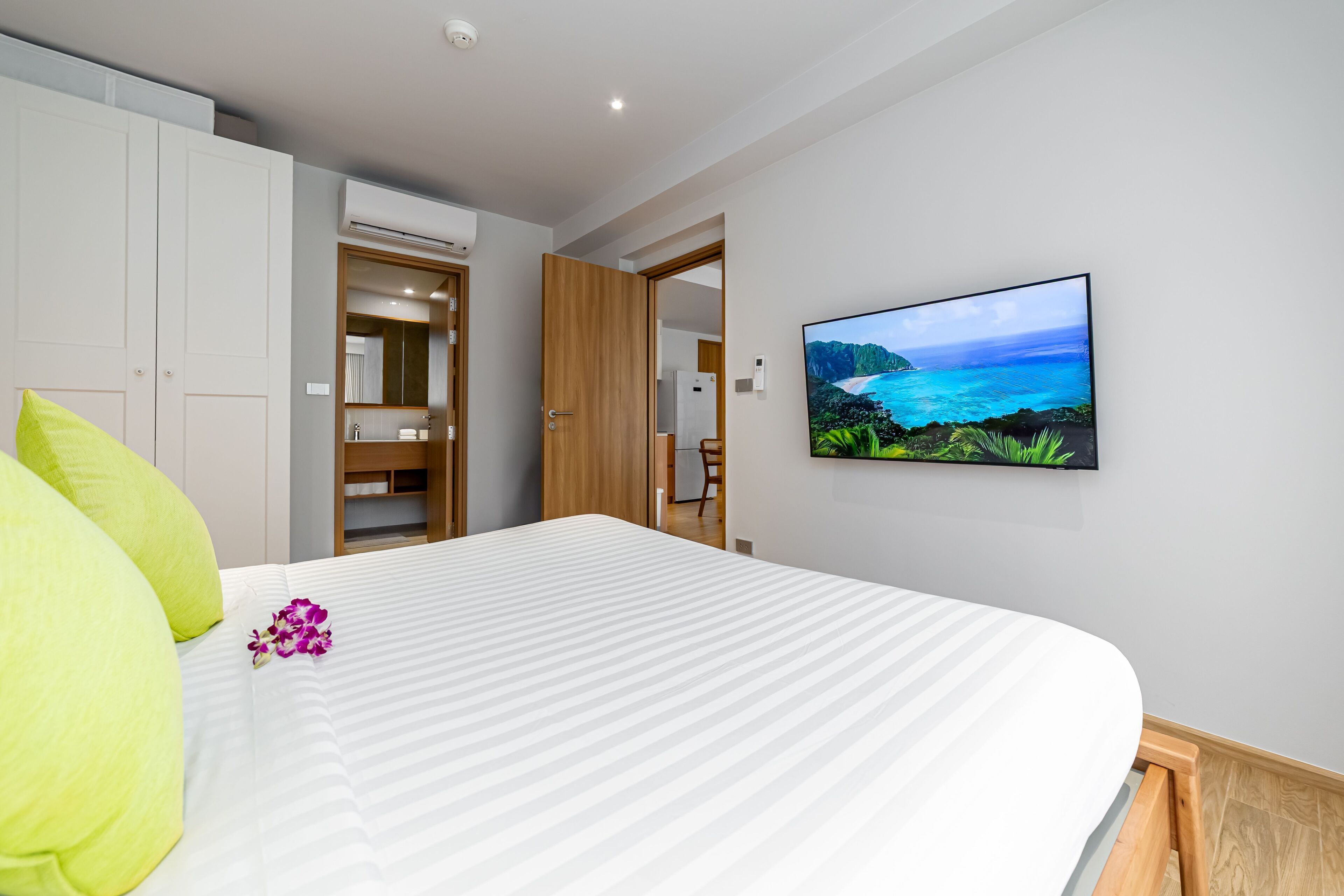 Apartment, 2 Bedrooms, Balcony | Desk, free WiFi