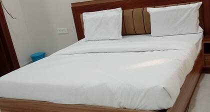 Hotel Viraj