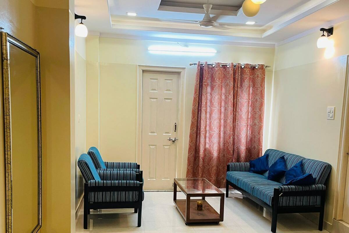 Deluxe Villa, Balcony, City View | Living area