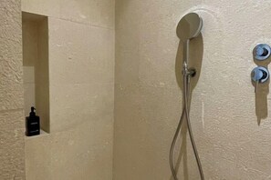 Iron/ironing board - Martinengo30 - Milano Metro M3 (Milan)