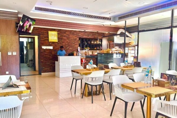Restaurant - New Dream Plaza Hotel Apartment (Dubai)
