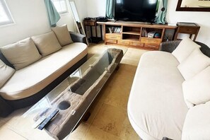 Living area - Yonna Yonna よんなよんな (Miyakojima)