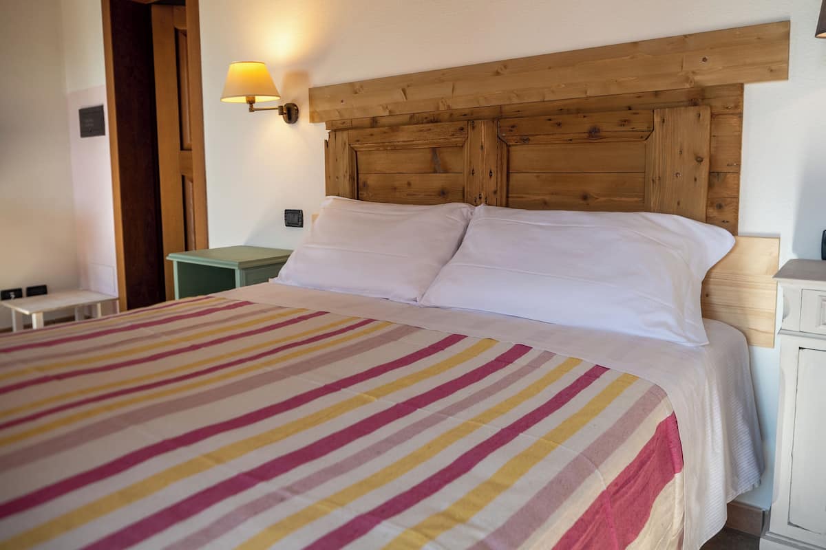 Deluxe Double Room, Garden View