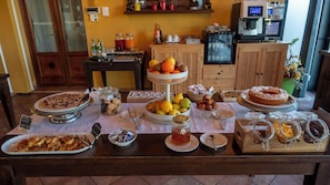Daily buffet breakfast for a fee - Agriturismo Borgo del Mincio (Volta Mantovana)