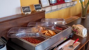 Daily buffet breakfast for a fee - Agriturismo Borgo del Mincio (Volta Mantovana)