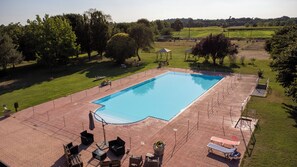 Außenpool (je nach Saison geöffnet)