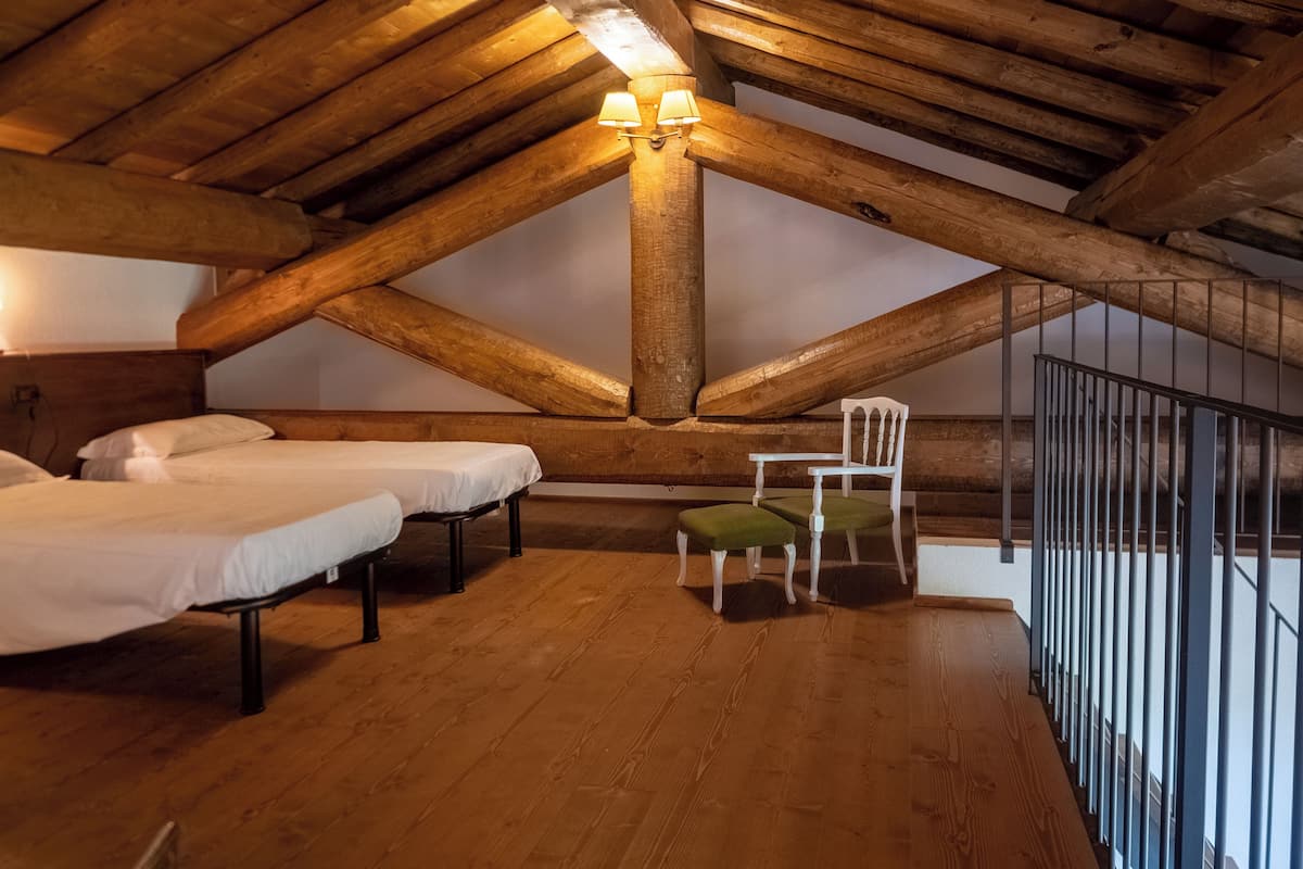 Family Apartment, Garden View | Free WiFi, bed sheets