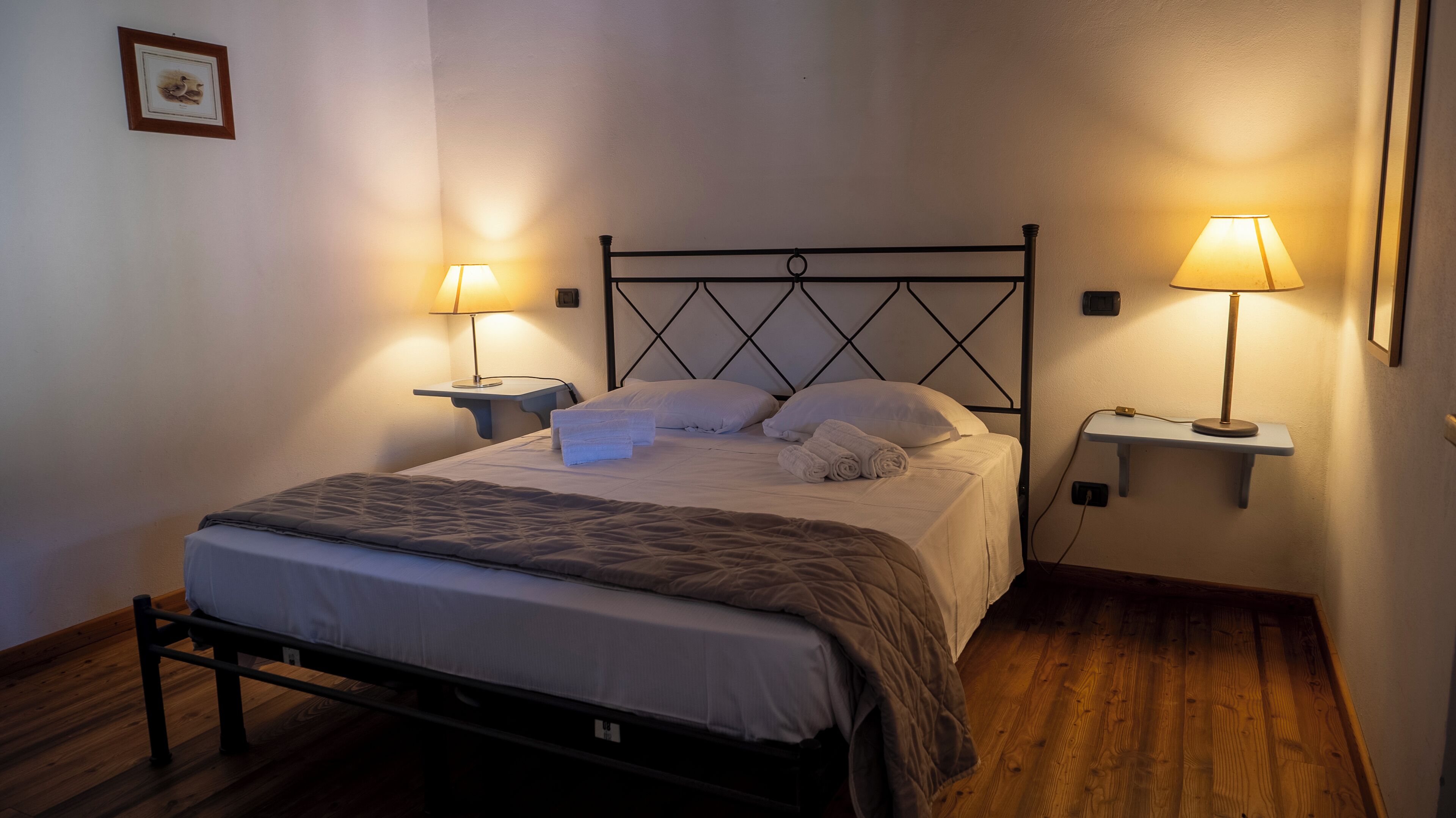 Deluxe Condo | Free WiFi, bed sheets