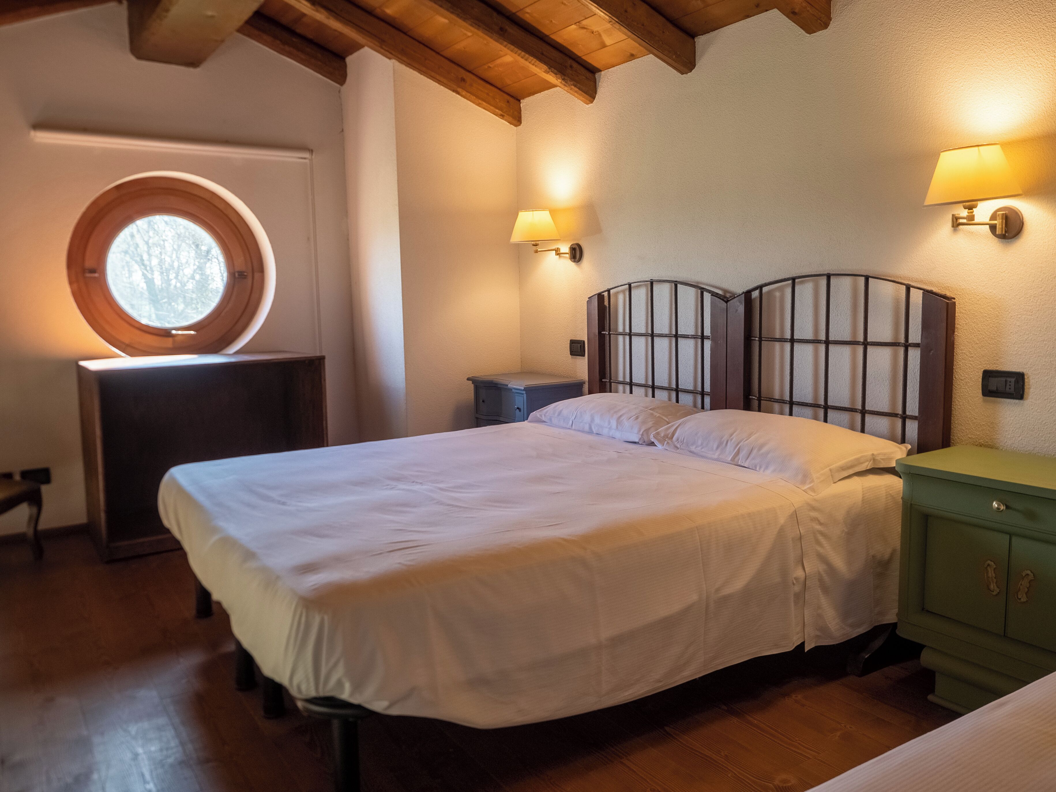 Family Apartment, Garden View | Free WiFi, bed sheets