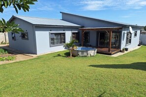 Garden - Chic Modern Escape (Lusaka)