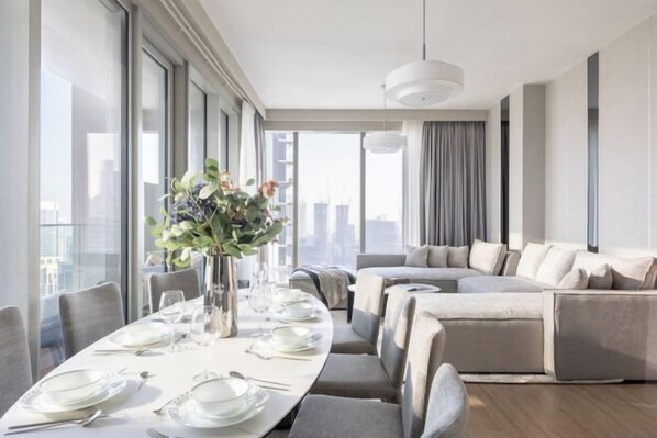 Cribs/infant beds - Luxury 4BR Prime Downtown Stay (Dubai)