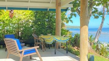 Chambre Deluxe Double ou avec lits jumeaux, climatisation, vue océan | Wi-Fi gratuit