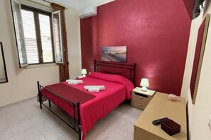 Iron/ironing board - Lucky home (Trapani)