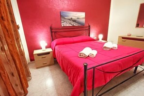 Iron/ironing board - Lucky home (Trapani)