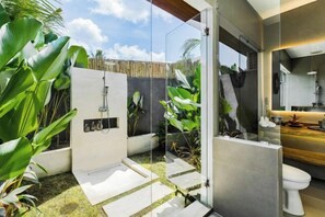 Bathroom - Villa Palm Angels by BaliSuperHost (Bali)
