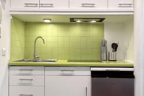 Private kitchen - Paris Center Modern Apartment Marais Pompidou Art Center (Paris)