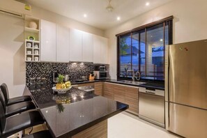 Room - Perfect Pool Villa with Jacuzzi Three Bedrooms Villa No.5 (Phuket)