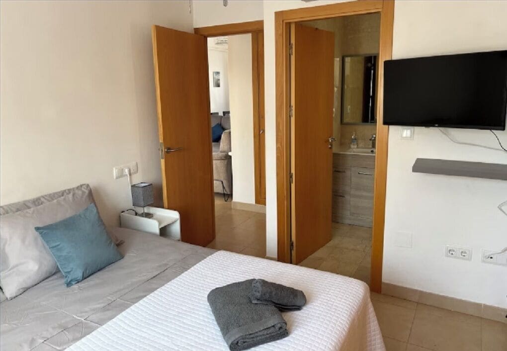 2 slaapkamers, een kluis op de kamer, een strijkplank/strijkijzer