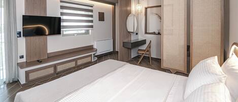 デラックス スタジオ バルコニー ヴィンヤードビュー | 防音設備、アイロン / アイロン台、ベビーベッド (無料)、WiFi (無料)