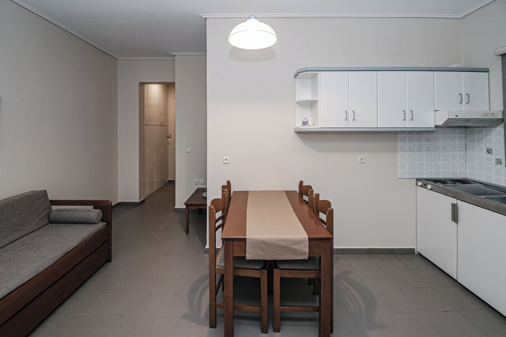 Apartemen Keluarga, pemandangan kebun | Area keluarga | Smart TV 40-inci dengan saluran TV kabel