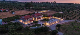 Terra Hélios Suites & Studios