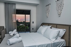 Deluxe Studio, Balcony, Sea View | Terrace/patio