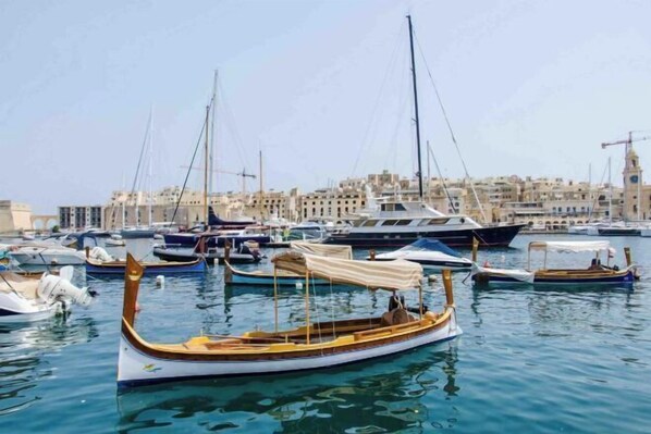 Marina - Superb medieval house sea views (Senglea)