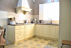 Private kitchen - Superb medieval house sea views (Senglea)