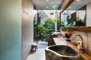 Bathroom - Jami 4BR PoolVilla, a Serenity Steps from theBeach (Bali)