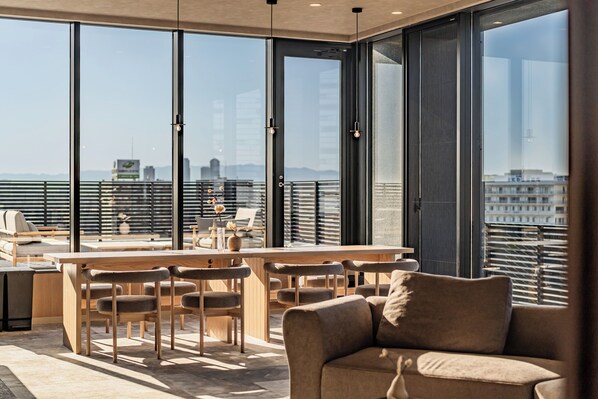 Deluxe Suite with Balcony, Non Smoking | Blackout drapes, free WiFi, bed sheets