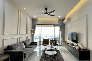 Room - Modern Seaview Country Garden Danga Bay near CIQ 3B3B (Johor Bahru)