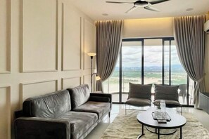 Room - Modern Seaview Country Garden Danga Bay near CIQ 3B3B (Johor Bahru)