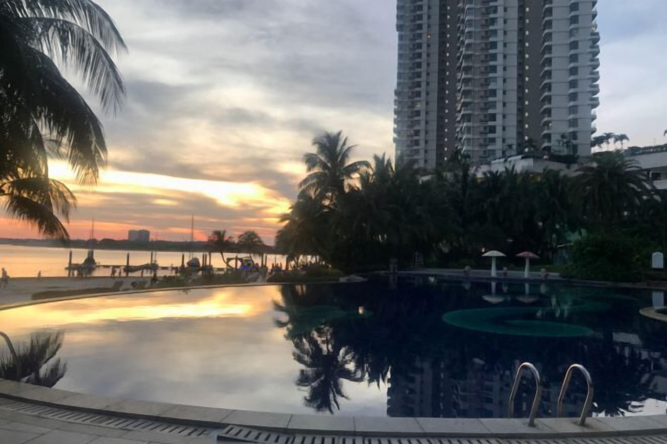 حمام سباحة خارجي