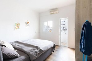 Room - Artistic 2BR Apt w Balcony in Florentin Center (Tel Aviv)