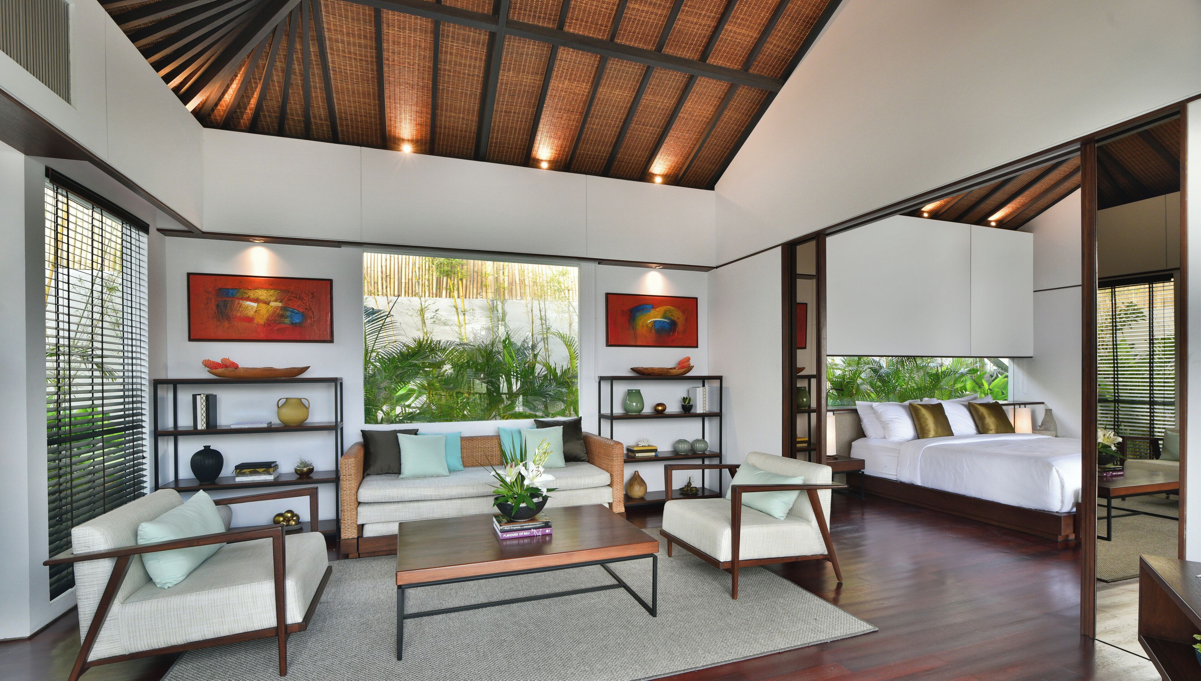 Luxury Suite | Desk, laptop workspace, free WiFi, wheelchair access