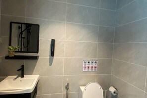 Bathroom - Oceanfront- Laman Green Villa, Port Dickson (Port Dickson)